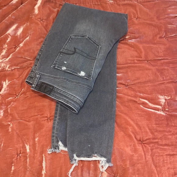 American Eagle Grey Skinny Jeans - Picture 3 of 4
